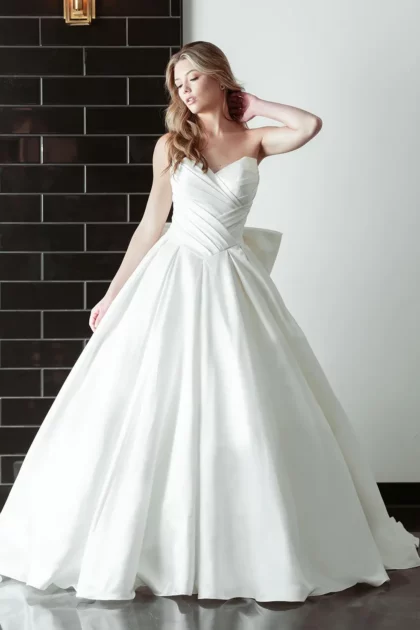 Trouwjurk D4109 Essense of Australia